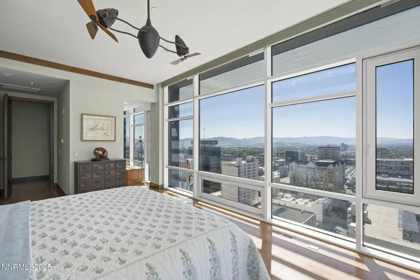 255 Sierra, Reno, Nevada 89501, 2 Bedrooms Bedrooms, ,3 BathroomsBathrooms,Residential,Residential,Sierra,250056131