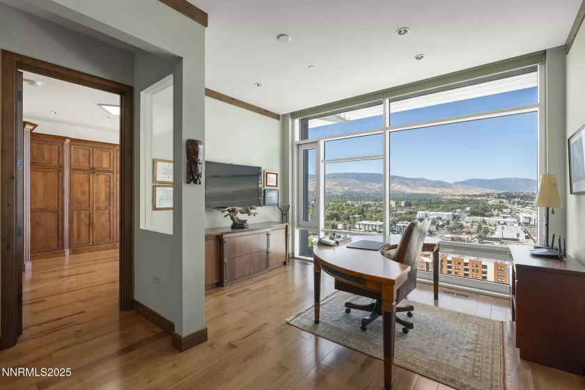 255 Sierra, Reno, Nevada 89501, 2 Bedrooms Bedrooms, ,3 BathroomsBathrooms,Residential,Residential,Sierra,250056131