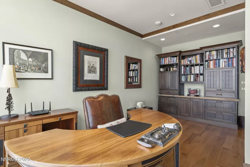 255 Sierra, Reno, Nevada 89501, 2 Bedrooms Bedrooms, ,3 BathroomsBathrooms,Residential,Residential,Sierra,250056131