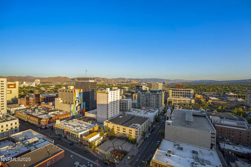 255 Sierra, Reno, Nevada 89501, 2 Bedrooms Bedrooms, ,3 BathroomsBathrooms,Residential,Residential,Sierra,250056131