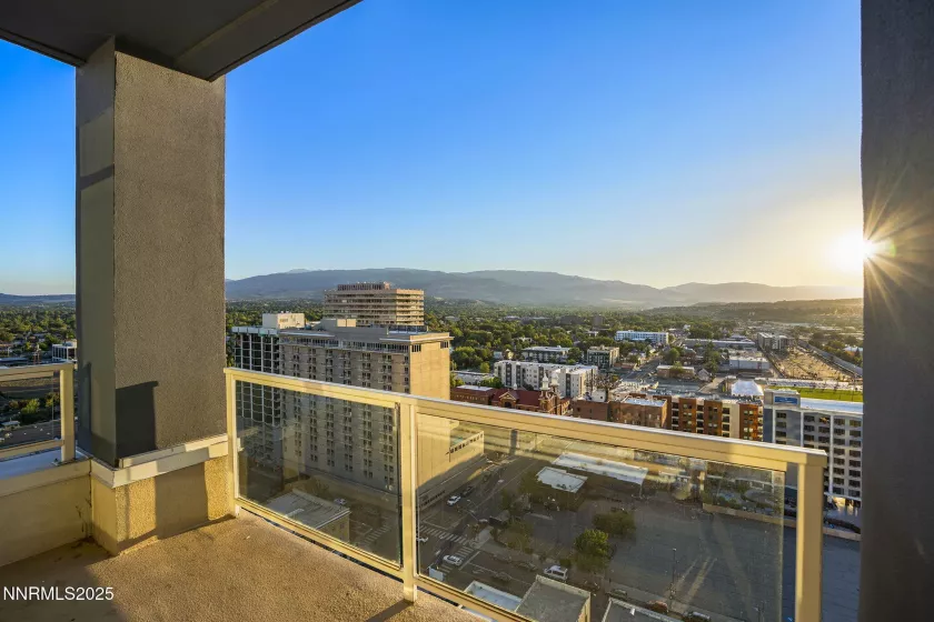 255 Sierra, Reno, Nevada 89501, 2 Bedrooms Bedrooms, ,3 BathroomsBathrooms,Residential,Residential,Sierra,250056131