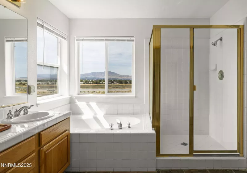 5409 Greenview, Reno, Nevada 89502, 4 Bedrooms Bedrooms, ,3 BathroomsBathrooms,Residential,Residential,Greenview,250056085