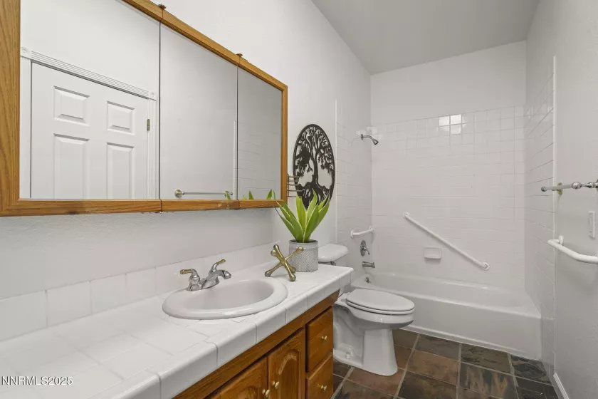 5409 Greenview, Reno, Nevada 89502, 4 Bedrooms Bedrooms, ,3 BathroomsBathrooms,Residential,Residential,Greenview,250056085