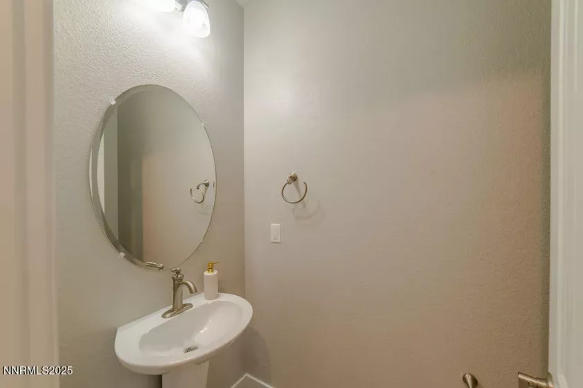944 Los Alamitos, Minden, Nevada 89423, 4 Bedrooms Bedrooms, ,4 BathroomsBathrooms,Residential,Residential,Los Alamitos,250056135