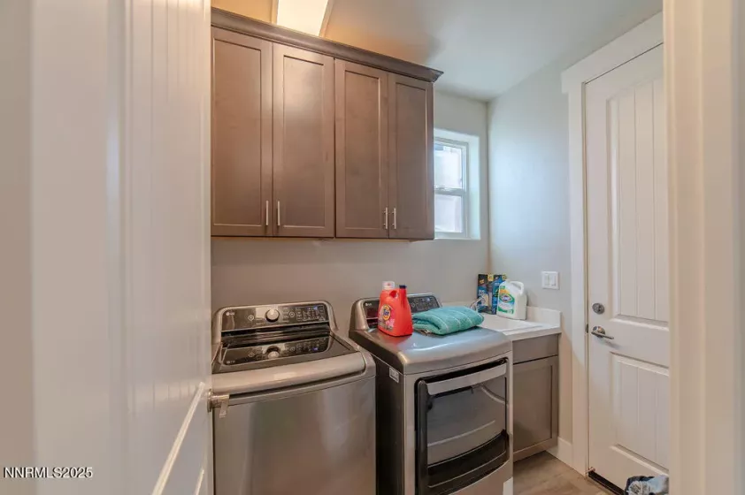 944 Los Alamitos, Minden, Nevada 89423, 4 Bedrooms Bedrooms, ,4 BathroomsBathrooms,Residential,Residential,Los Alamitos,250056135