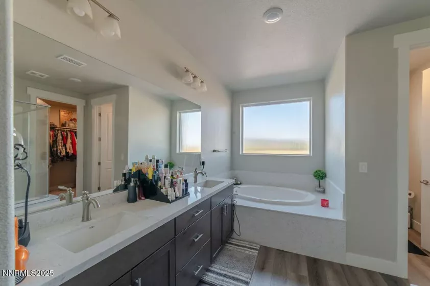 944 Los Alamitos, Minden, Nevada 89423, 4 Bedrooms Bedrooms, ,4 BathroomsBathrooms,Residential,Residential,Los Alamitos,250056135