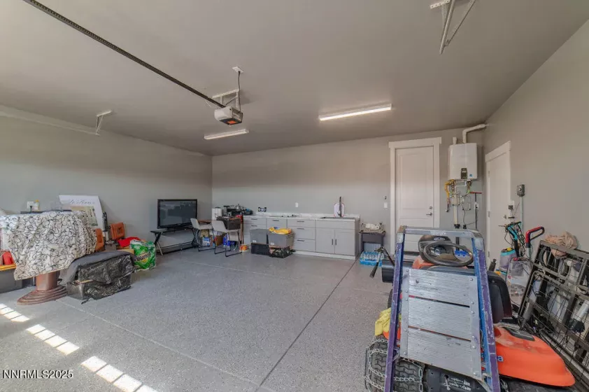 944 Los Alamitos, Minden, Nevada 89423, 4 Bedrooms Bedrooms, ,4 BathroomsBathrooms,Residential,Residential,Los Alamitos,250056135