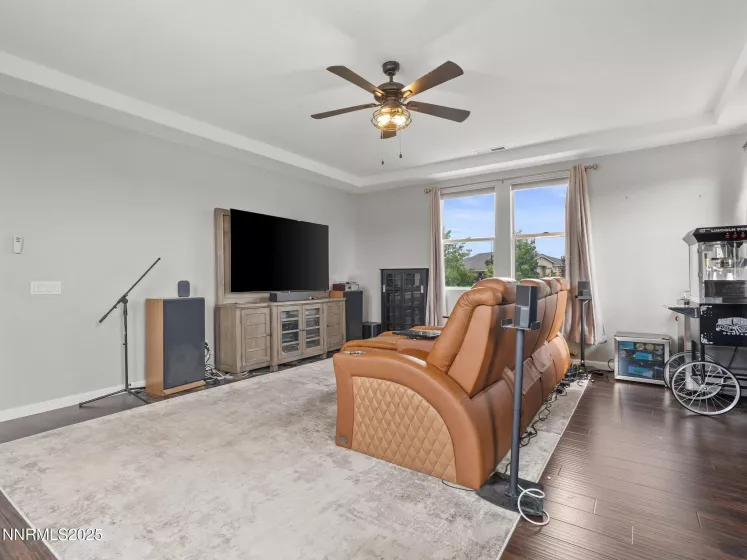 7476 Lorna, Sparks, Nevada 89436, 4 Bedrooms Bedrooms, ,3 BathroomsBathrooms,Residential,Residential,Lorna,250056136