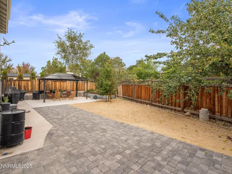7476 Lorna, Sparks, Nevada 89436, 4 Bedrooms Bedrooms, ,3 BathroomsBathrooms,Residential,Residential,Lorna,250056136