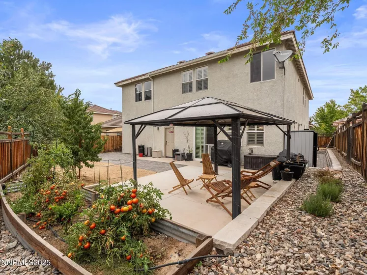 7476 Lorna, Sparks, Nevada 89436, 4 Bedrooms Bedrooms, ,3 BathroomsBathrooms,Residential,Residential,Lorna,250056136