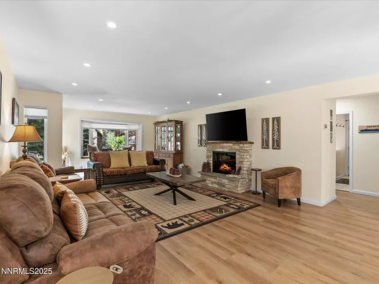 115 Cypress, Stateline, Nevada 89449, 4 Bedrooms Bedrooms, ,2 BathroomsBathrooms,Residential,Residential,Cypress,250056143