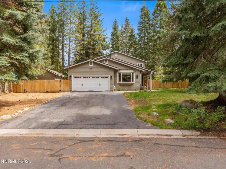 115 Cypress, Stateline, Nevada 89449, 4 Bedrooms Bedrooms, ,2 BathroomsBathrooms,Residential,Residential,Cypress,250056143