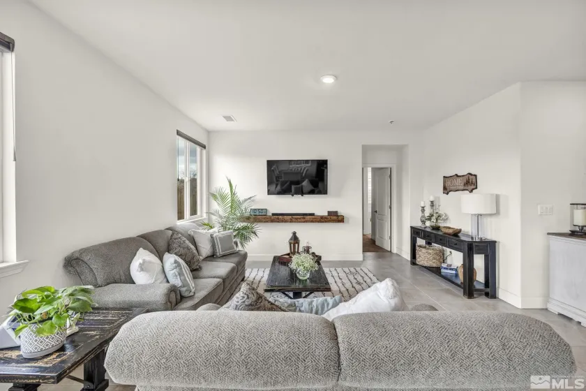 1112 Monument Peak, Carson City, Nevada 89701, 4 Bedrooms Bedrooms, ,3 BathroomsBathrooms,Residential,Residential,Monument Peak,250001314