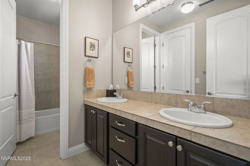 1800 Laurel Ridge, Reno, Nevada 89523, 4 Bedrooms Bedrooms, ,3 BathroomsBathrooms,Residential,Residential,Laurel Ridge,250054123