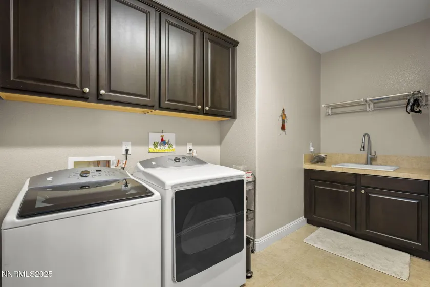 1800 Laurel Ridge, Reno, Nevada 89523, 4 Bedrooms Bedrooms, ,3 BathroomsBathrooms,Residential,Residential,Laurel Ridge,250054123