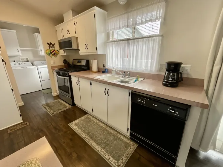 18 Lampshire Dr, Reno, Nevada 89506, 3 Bedrooms Bedrooms, 10 Rooms Rooms,2 BathroomsBathrooms,Manufactured,Residential,Lampshire,250056229