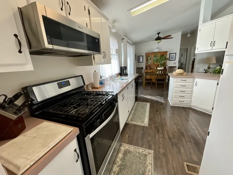 18 Lampshire Dr, Reno, Nevada 89506, 3 Bedrooms Bedrooms, 10 Rooms Rooms,2 BathroomsBathrooms,Manufactured,Residential,Lampshire,250056229