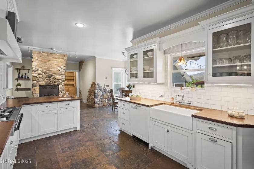 5 Connie, Reno, Nevada 89521, 5 Bedrooms Bedrooms, ,5 BathroomsBathrooms,Residential,Residential,Connie,250052277