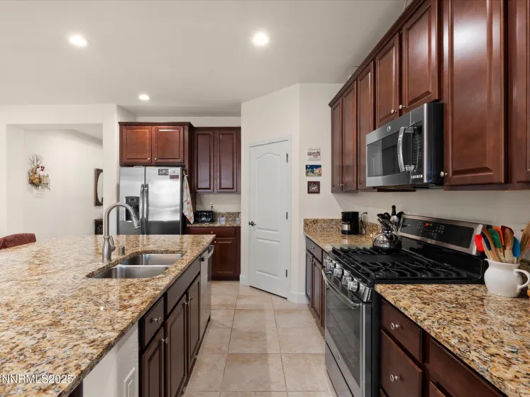 1864 Cholula, Reno, Nevada 89521, 3 Bedrooms Bedrooms, ,2 BathroomsBathrooms,Residential,Residential,Cholula,250056242