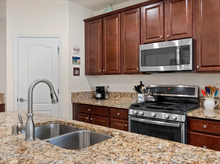 1864 Cholula, Reno, Nevada 89521, 3 Bedrooms Bedrooms, ,2 BathroomsBathrooms,Residential,Residential,Cholula,250056242