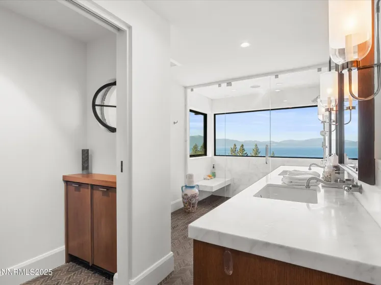 Primary suite bedroom