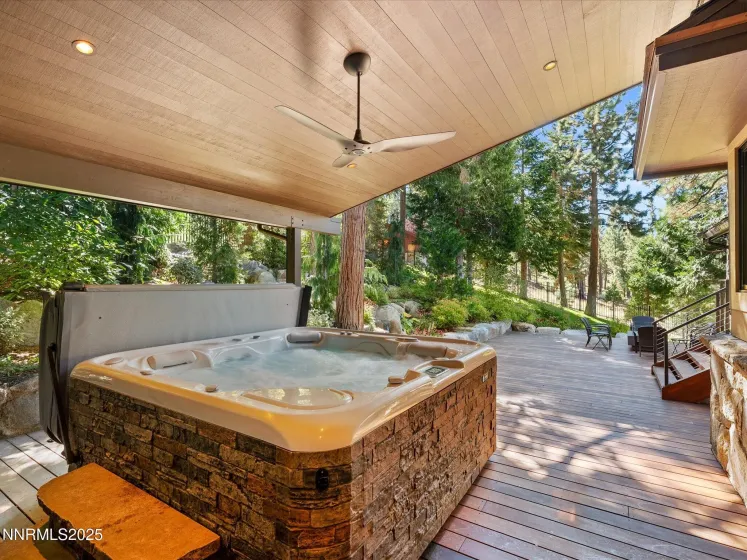 Lower bedroom bath suite