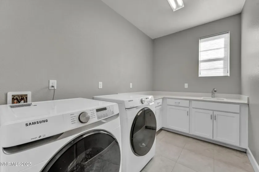 9267 Blue Basin, Reno, Nevada 89521, 5 Bedrooms Bedrooms, ,5 BathroomsBathrooms,Residential,Residential,Blue Basin,250056268