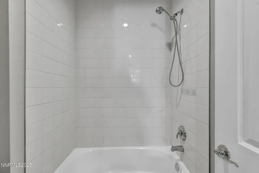 9267 Blue Basin, Reno, Nevada 89521, 5 Bedrooms Bedrooms, ,5 BathroomsBathrooms,Residential,Residential,Blue Basin,250056268