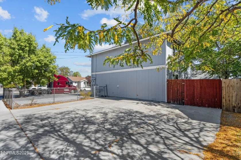 400 Claremont, Reno, Nevada 89502, ,Residential Income,Residential,Claremont,250056275