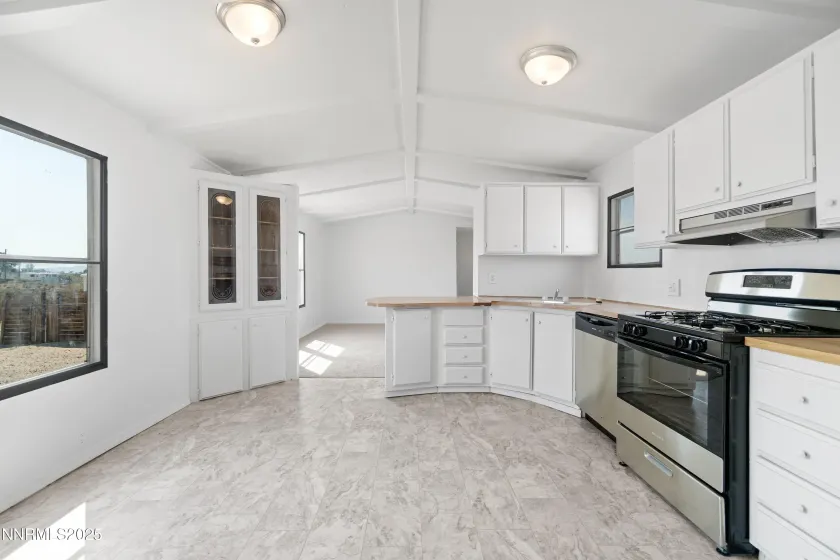 9 Stanley, Yerington, Nevada 89447, 2 Bedrooms Bedrooms, ,2 BathroomsBathrooms,Residential,Residential,Stanley,250055331