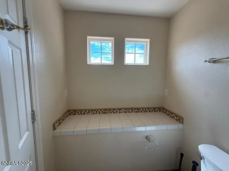 2600 Anqua, Sparks, Nevada 89434, 4 Bedrooms Bedrooms, ,3 BathroomsBathrooms,Residential,Residential,Anqua,250056296