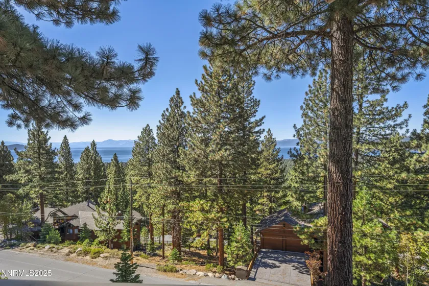 400 Fairview, Incline Village, Nevada 89451, 3 Bedrooms Bedrooms, ,2 BathroomsBathrooms,Residential,Residential,Fairview,250056319