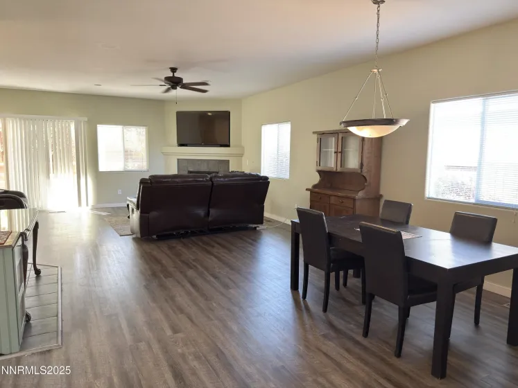 955 Aster, Fernley, Nevada 89408, 3 Bedrooms Bedrooms, ,2 BathroomsBathrooms,Residential,Residential,Aster,250056332