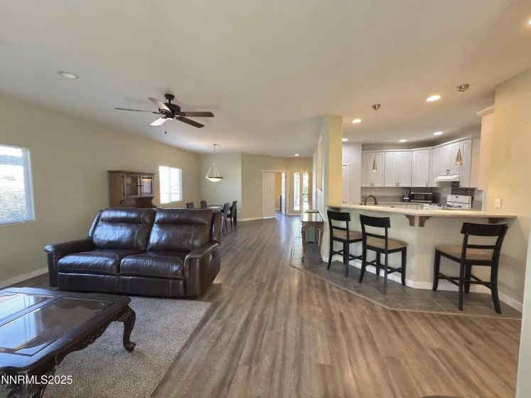 955 Aster, Fernley, Nevada 89408, 3 Bedrooms Bedrooms, ,2 BathroomsBathrooms,Residential,Residential,Aster,250056332