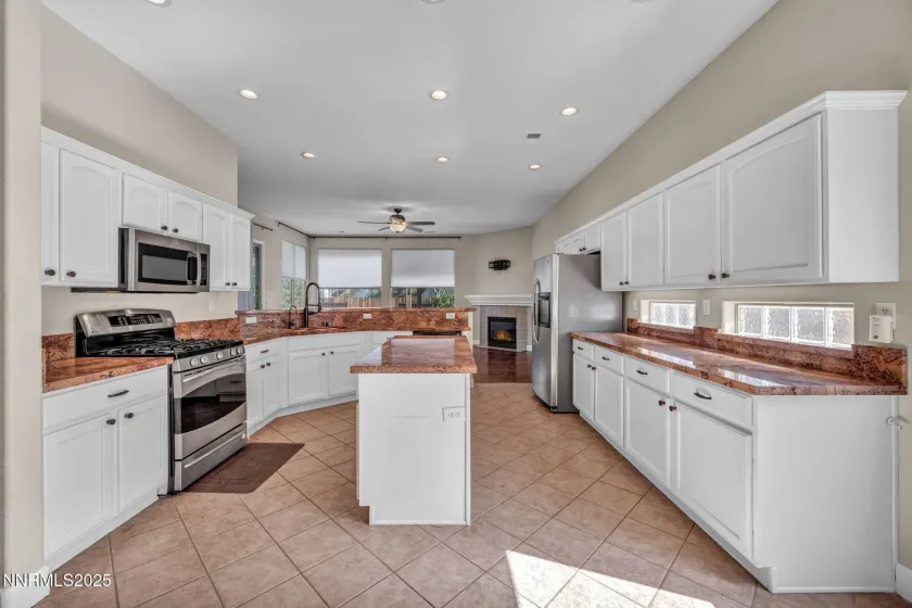 435 La Costa, Dayton, Nevada 89403, 3 Bedrooms Bedrooms, ,2 BathroomsBathrooms,Residential,Residential,La Costa,250056351