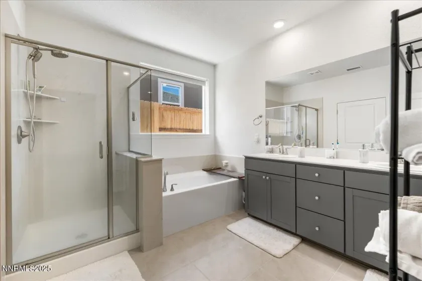 775 Bale Mountain, Sparks, Nevada 89436, 4 Bedrooms Bedrooms, ,3 BathroomsBathrooms,Residential,Residential,Bale Mountain,250056352