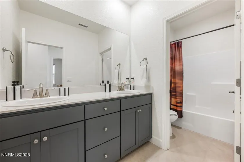 775 Bale Mountain, Sparks, Nevada 89436, 4 Bedrooms Bedrooms, ,3 BathroomsBathrooms,Residential,Residential,Bale Mountain,250056352