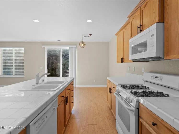 9290 Hummer, Reno, Nevada 89521, 4 Bedrooms Bedrooms, ,3 BathroomsBathrooms,Residential,Residential,Hummer,250056356