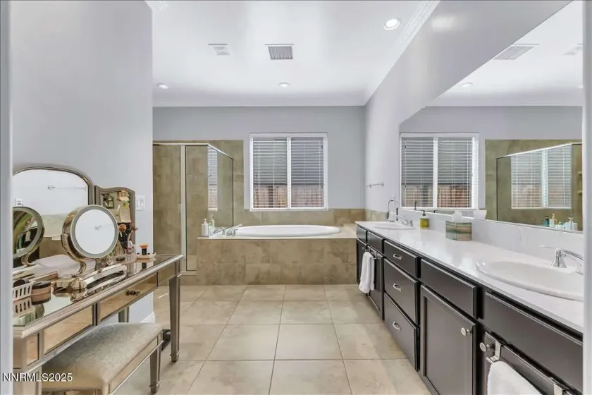 1671 Crescent Pointe, Reno, Nevada 89523, 4 Bedrooms Bedrooms, ,3 BathroomsBathrooms,Residential,Residential,Crescent Pointe,250056361