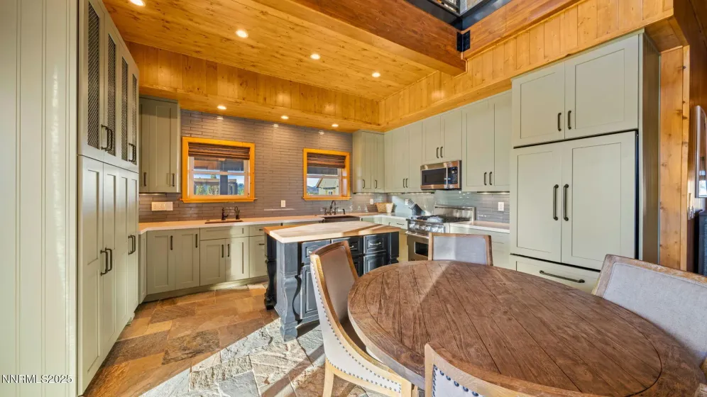 6200 Westside, Calpine, California 96124, 5 Bedrooms Bedrooms, ,8 BathroomsBathrooms,Residential,Residential,Westside,250056362