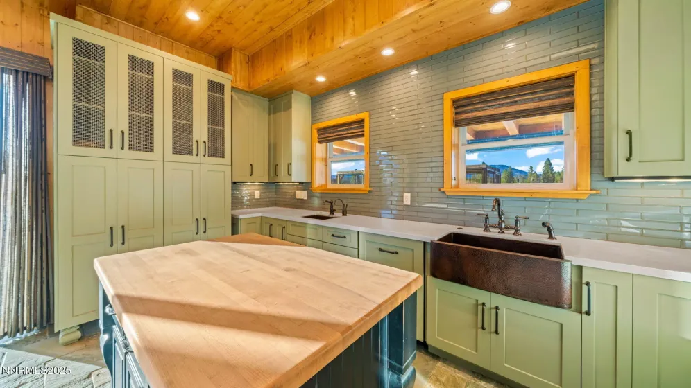 6200 Westside, Calpine, California 96124, 5 Bedrooms Bedrooms, ,8 BathroomsBathrooms,Residential,Residential,Westside,250056362