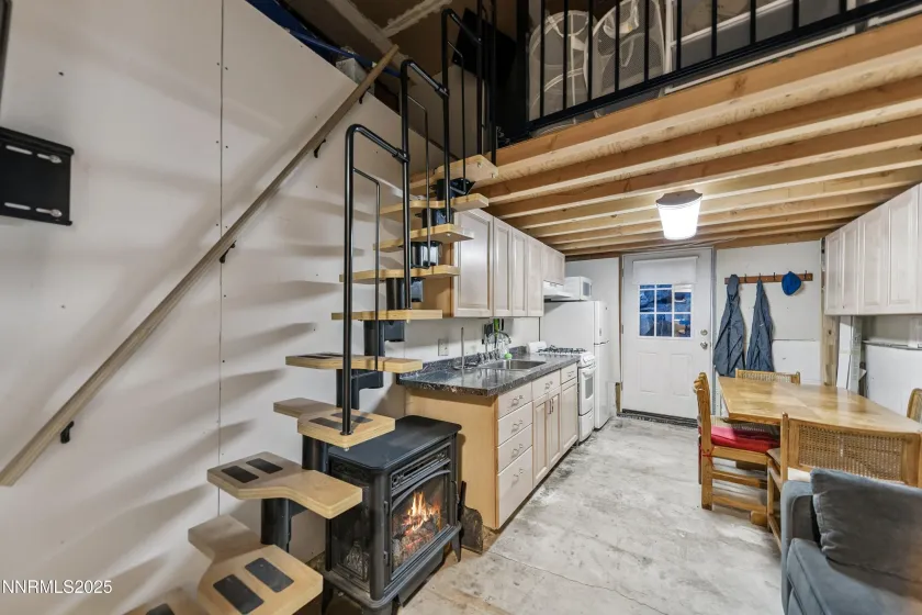 349 Maryanne, Stateline, Nevada 89449, 4 Bedrooms Bedrooms, ,4 BathroomsBathrooms,Residential,Residential,Maryanne,250056372