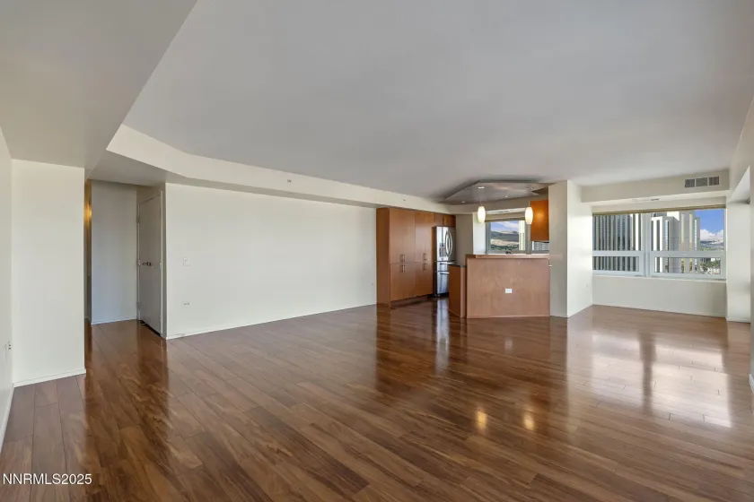 255 Sierra, Reno, Nevada 89501, 1 Bedroom Bedrooms, ,1 BathroomBathrooms,Residential,Residential,Sierra,250056405