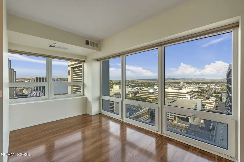 255 Sierra, Reno, Nevada 89501, 1 Bedroom Bedrooms, ,1 BathroomBathrooms,Residential,Residential,Sierra,250056405