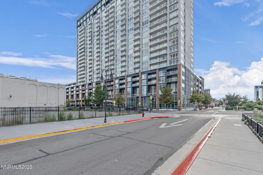 255 Sierra, Reno, Nevada 89501, 1 Bedroom Bedrooms, ,1 BathroomBathrooms,Residential,Residential,Sierra,250056405