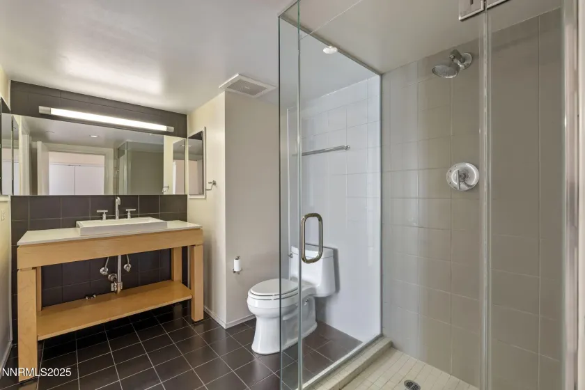 255 Sierra, Reno, Nevada 89501, 1 Bedroom Bedrooms, ,1 BathroomBathrooms,Residential,Residential,Sierra,250056405