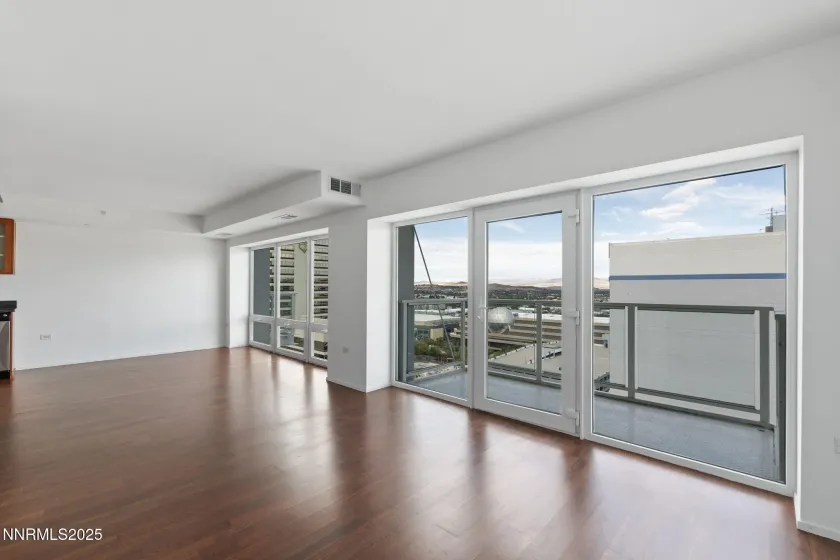 255 Sierra, Reno, Nevada 89501, 1 Bedroom Bedrooms, ,1 BathroomBathrooms,Residential,Residential,Sierra,250056407