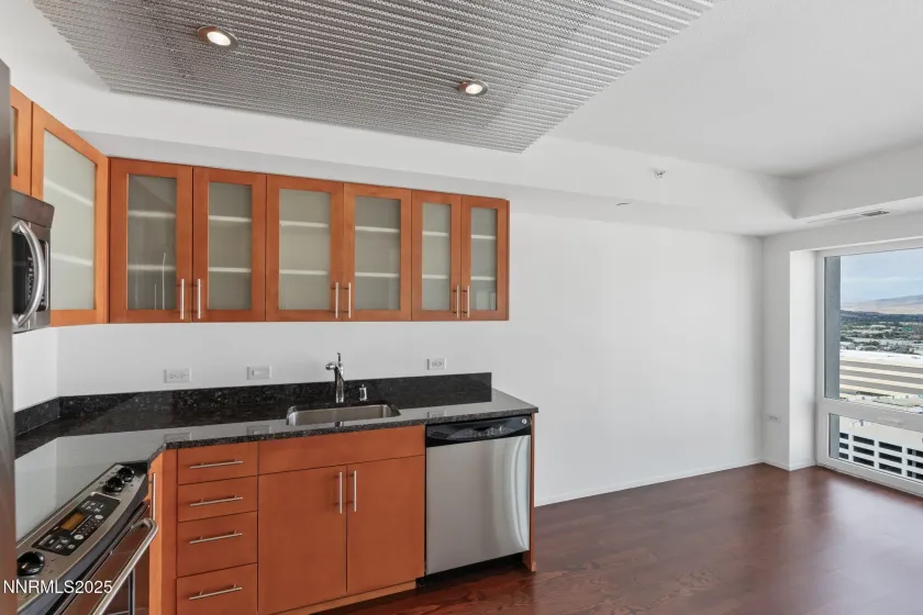255 Sierra, Reno, Nevada 89501, 1 Bedroom Bedrooms, ,1 BathroomBathrooms,Residential,Residential,Sierra,250056407