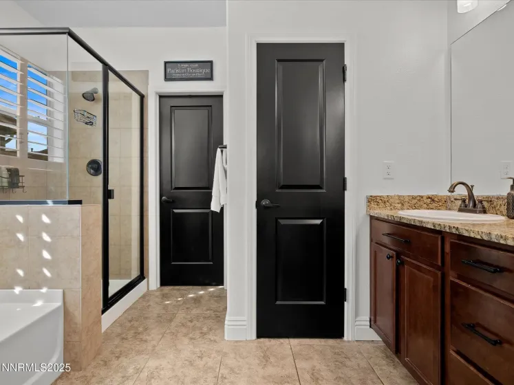941 Silver Coyote, Sparks, Nevada 89436, 3 Bedrooms Bedrooms, ,2 BathroomsBathrooms,Residential,Residential,Silver Coyote,250056406