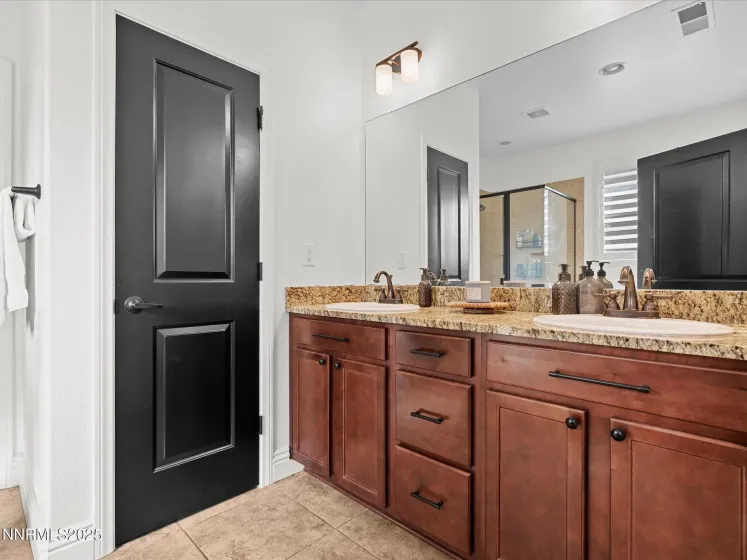 941 Silver Coyote, Sparks, Nevada 89436, 3 Bedrooms Bedrooms, ,2 BathroomsBathrooms,Residential,Residential,Silver Coyote,250056406